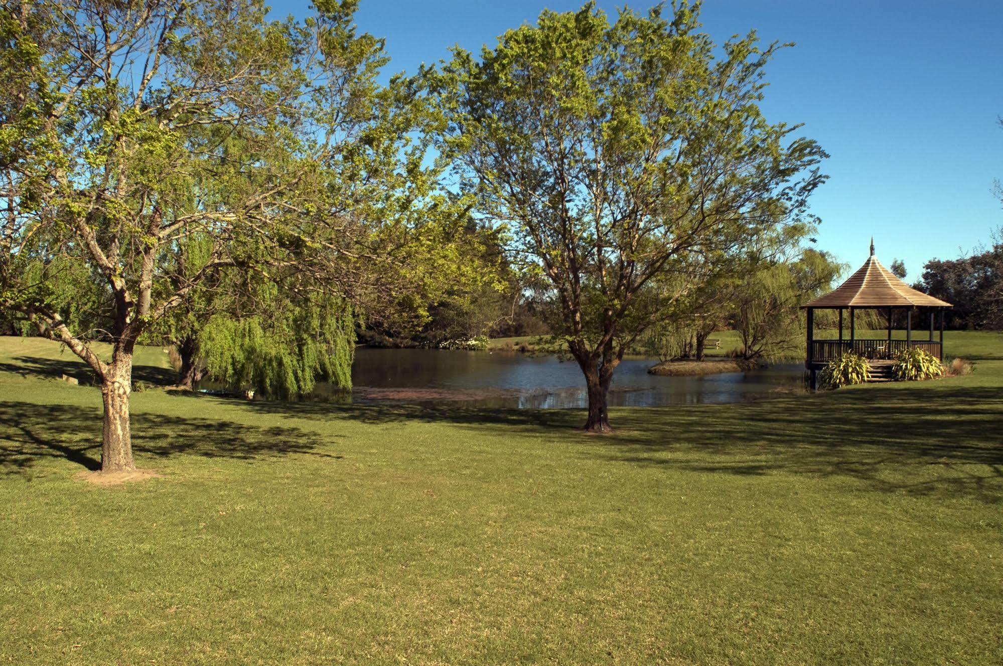 בואוראל Briars Country Lodge מראה חיצוני תמונה